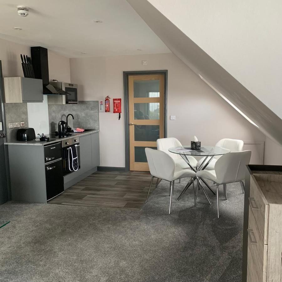 Sunset Studio Apartments Aberaeron Bagian luar foto